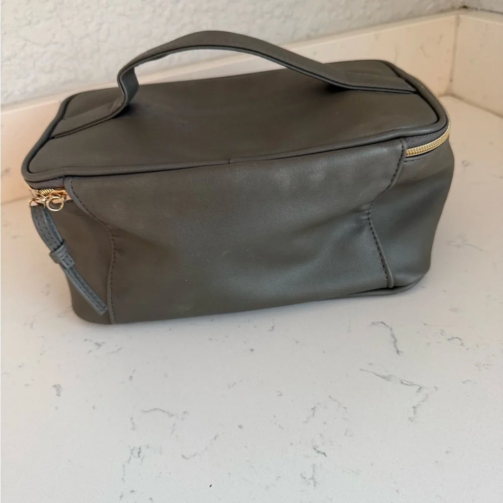 Tender Love + Carry Cosmetic Bag Gray Zip Makeup Travel Case